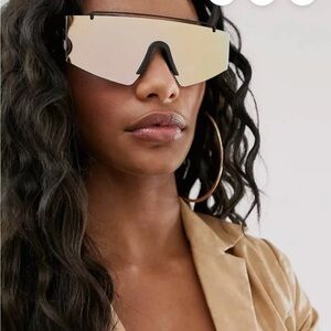 Quay Transcend shield sunglasses black